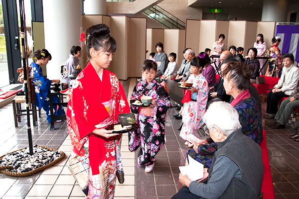 開町400年記念高岡市芸術祭写真